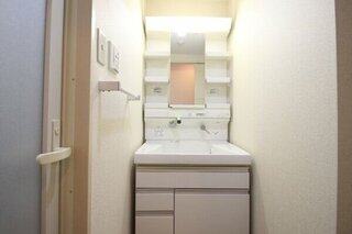 明るい洗面台で使い勝手も良いです。イメージ写真