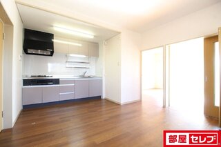 3口グリル付きのシステムキッチン