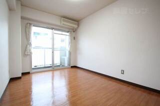 日当たりの良いお部屋で読書でも。