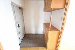 下駄箱付きの広い玄関です。