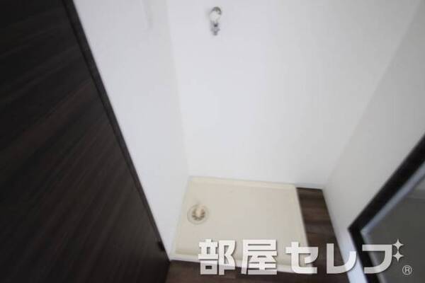 洗濯機置き場はこちらへ。