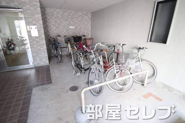 自転車置場。
