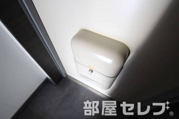 玄関ポスト。