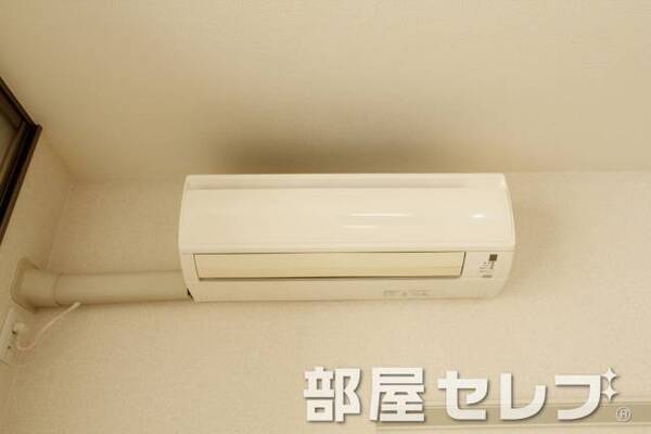 冷暖房エアコン。