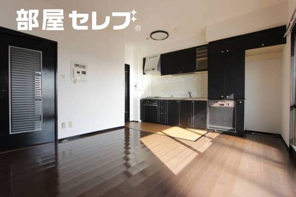 日当たり良好なリビングルーム。