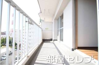 風通しの良いバルコニー。