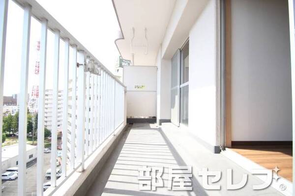 風通しの良いバルコニー。