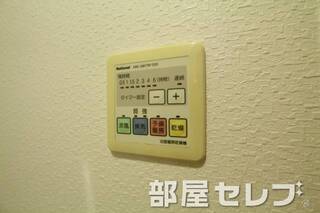 浴室乾燥機付き。
