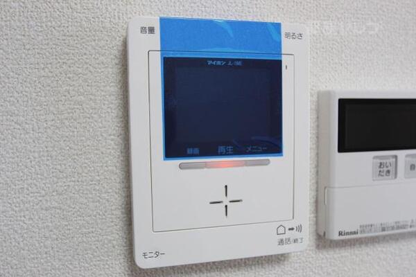 テレビモニターホンで来客時もしっかり確認が出来ます。