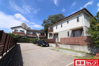 2階建メゾネットタイプの建物です