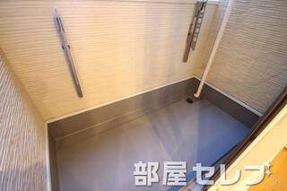 洗濯物が隠せれます。