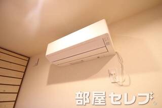 冷暖房エアコン。