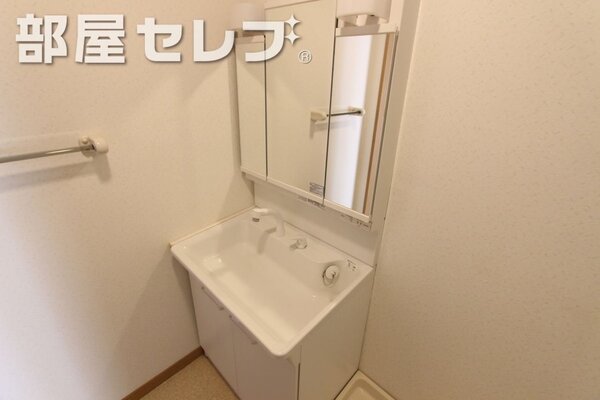 ウォシュレット付きのトイレです。