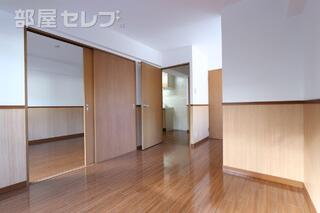 写真は101のものになります。