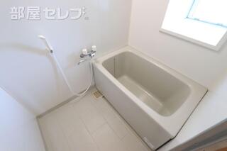 写真は101のものになります。