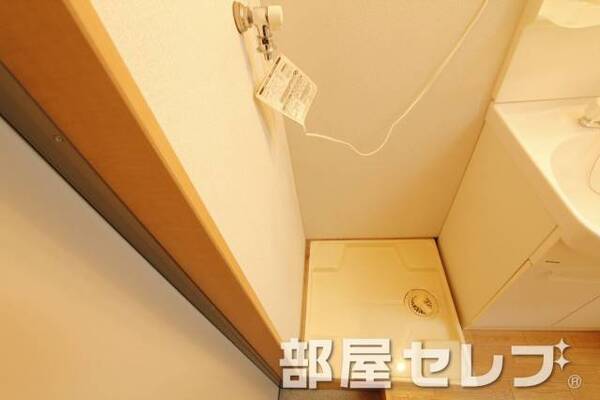 室内洗濯機置場。
