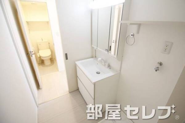 洗髪洗面化粧台。
