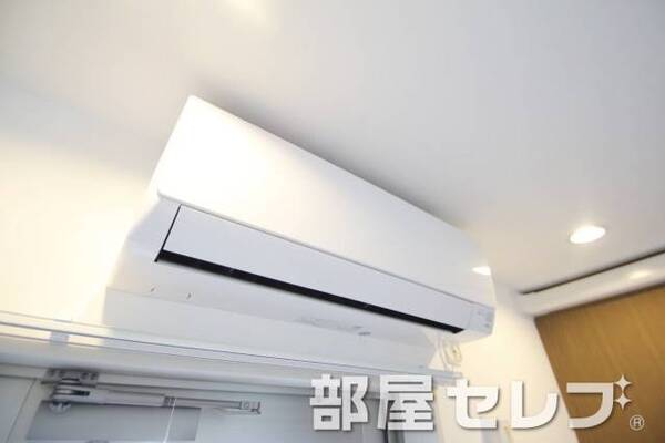 冷暖房エアコン。
