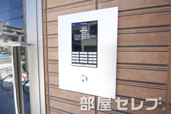 オートロック完備。