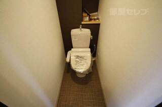 01号室と間取り反転となります。