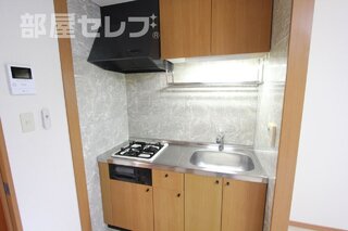 二口のガスコンロ付いてます。