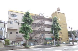 どっしりとした外観です。