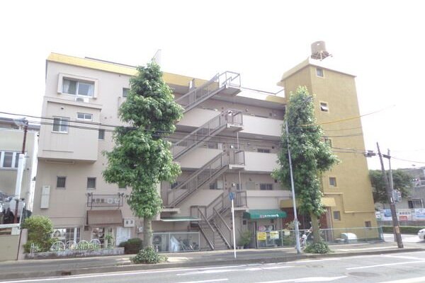 どっしりとした外観です。