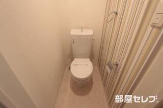 おしゃれなクロスのお手洗い
