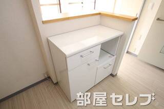 キッチン後ろの収納です。