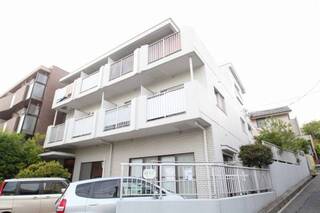 落ち着いた雰囲気の外観。