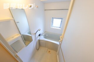 キッチンの足元がない！工事中じゃないですよ