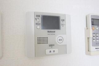 テレビモニターフォンで来客の姿が見れます。