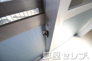 下方すりガラスになっています。