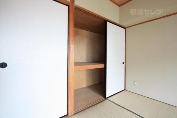 ゆったりとした収納です。