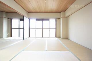 和室8畳のお部屋です。