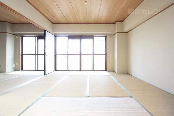 和室8畳のお部屋です。