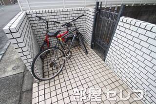 駐輪場。