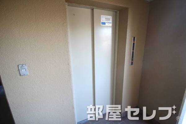 エレベーター。