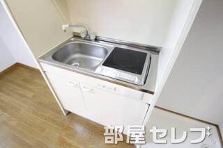 コンパクトシステムキッチン。