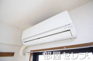 冷暖房エアコン。