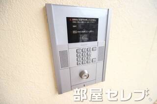 オートロック付いてますよ。