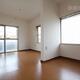 窓が２面あり、日当たりが良いお部屋です。