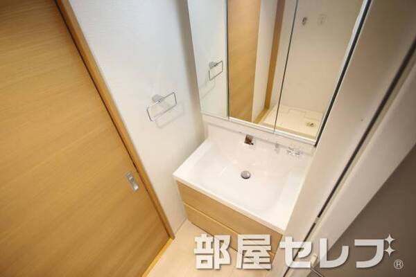 洗髪洗面化粧台。