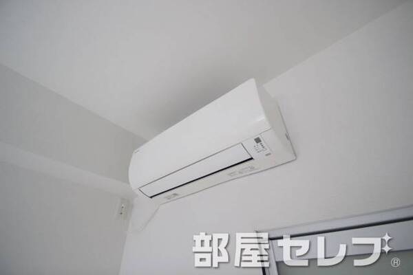 冷暖房エアコン。