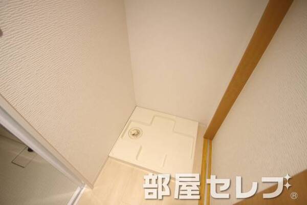 室内洗濯機置き場。