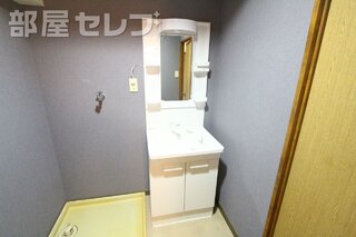 独立洗面台付きです。