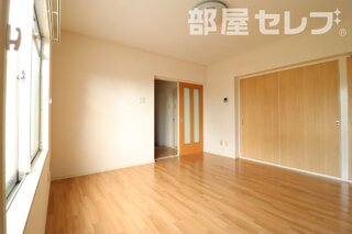 い草の香りのする和室。