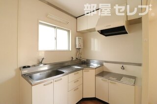 窓からの光が気持ちよいＬＤＫです。