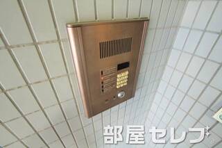 オートロックで安心。