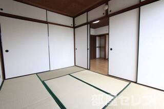 同タイプのお部屋の写真になります。